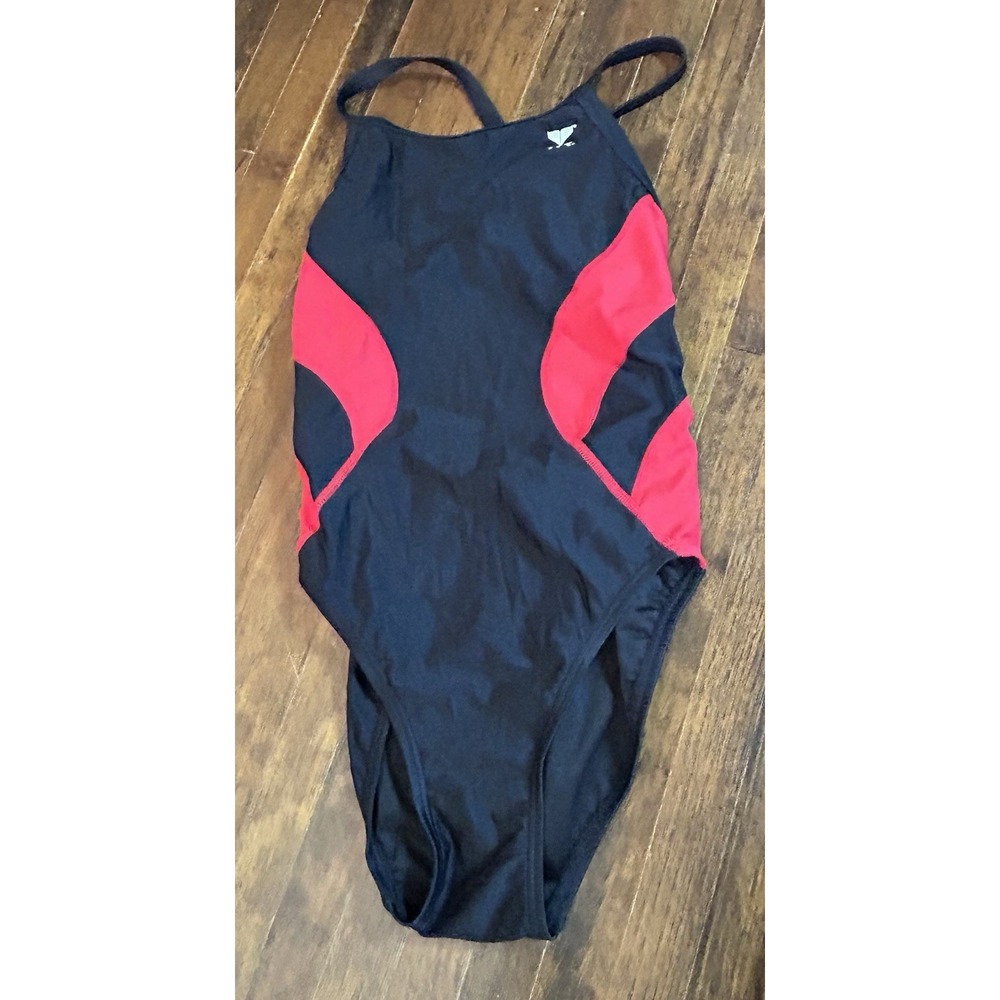 TYR Alliance T-splice Max-back women's One Piece Black & Red Swimsuit Size 30